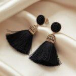 Czarne kolczyki z chwostem